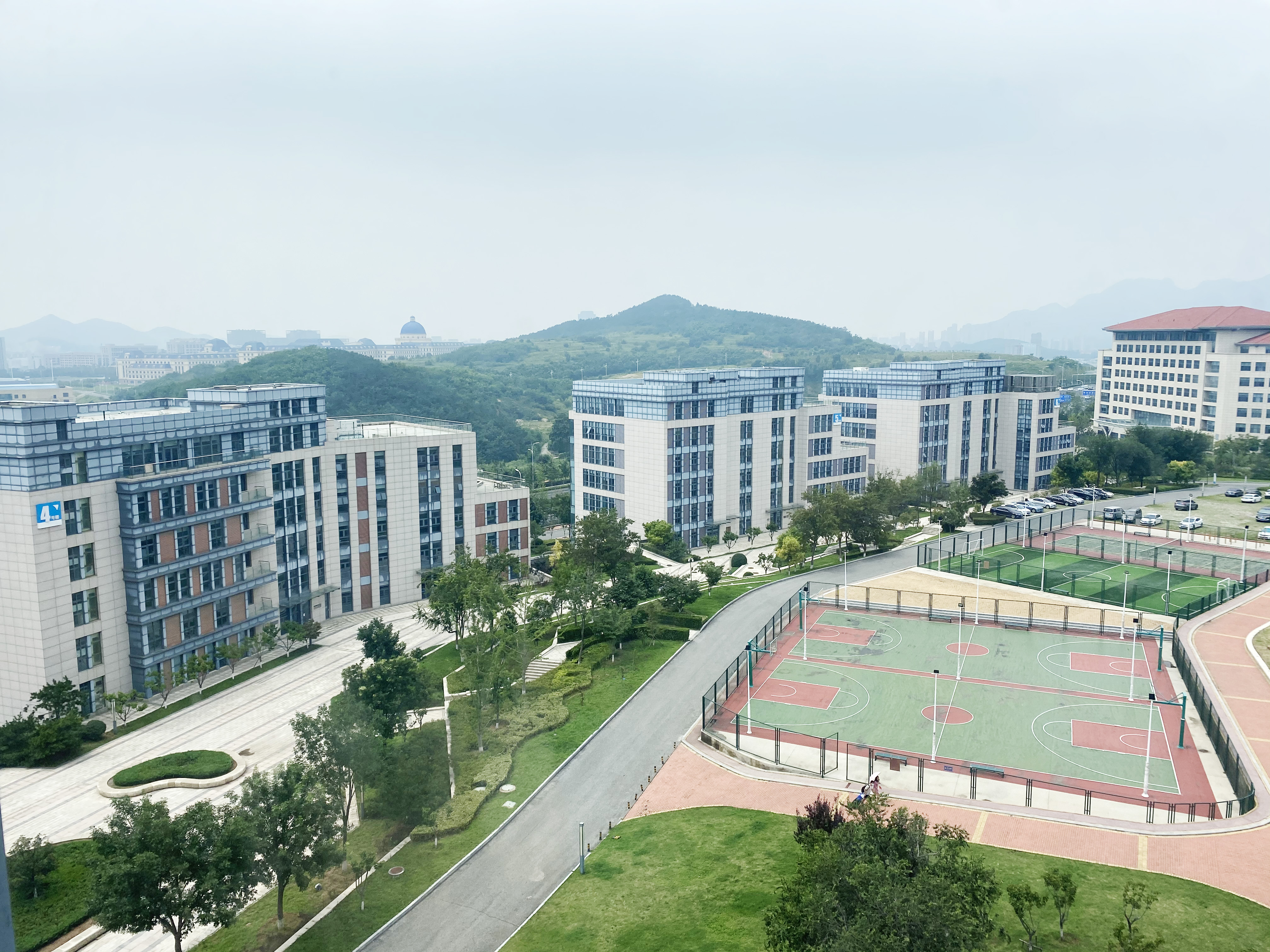 首页 研究院概况 园区概览北航青岛研究院位于青岛市崂山区松岭路393